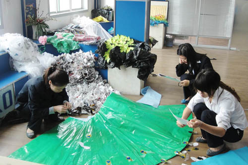 集团员工利用业谑奔渲谱骰繁7装